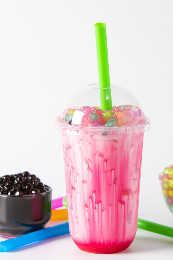 Bubble-Tea-Becher mit Dom-Deckel